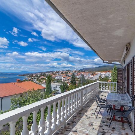 3 Bedroom Awesome Apartment In Novi Vinodolski Esterno foto