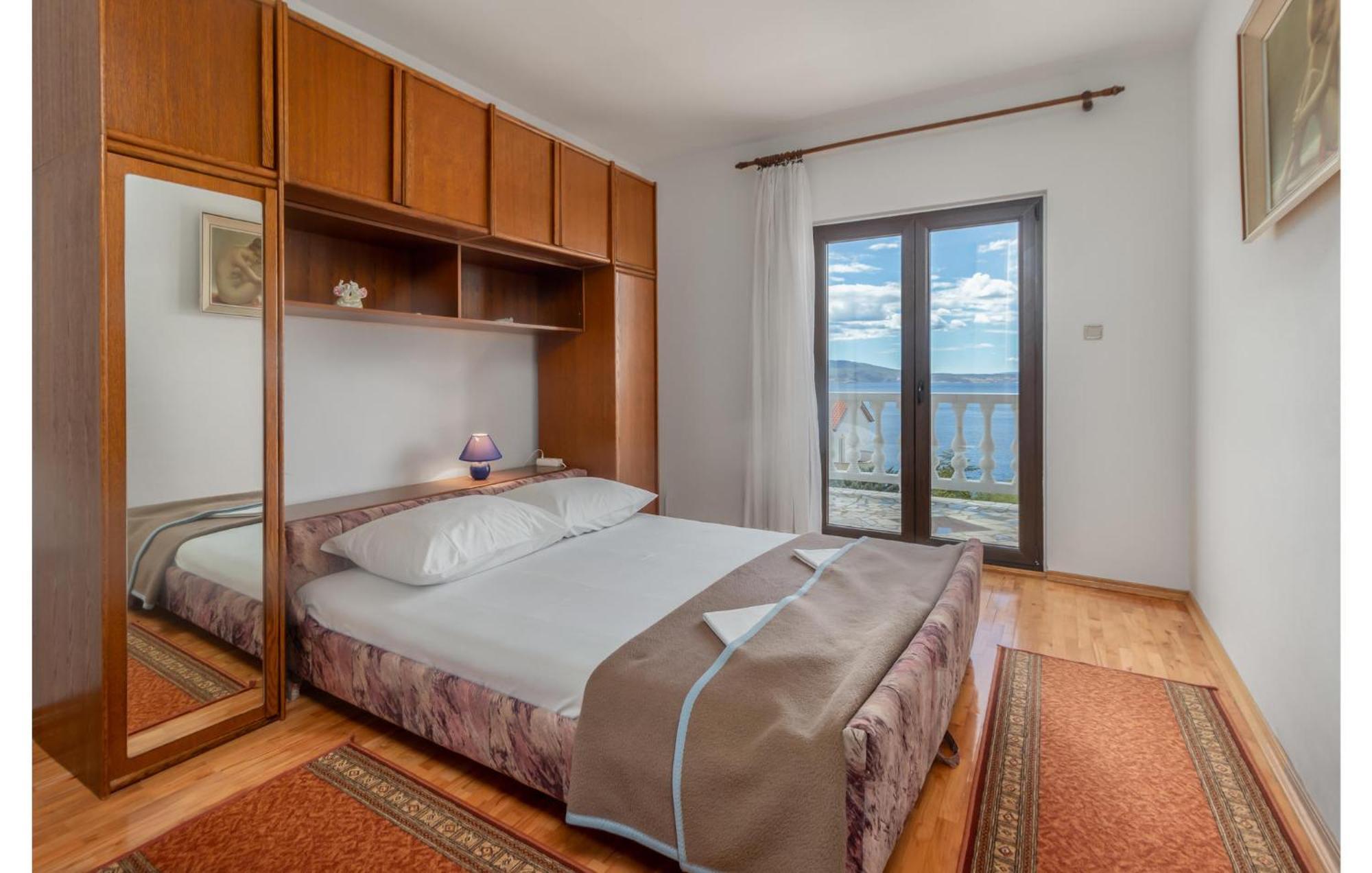 3 Bedroom Awesome Apartment In Novi Vinodolski Esterno foto