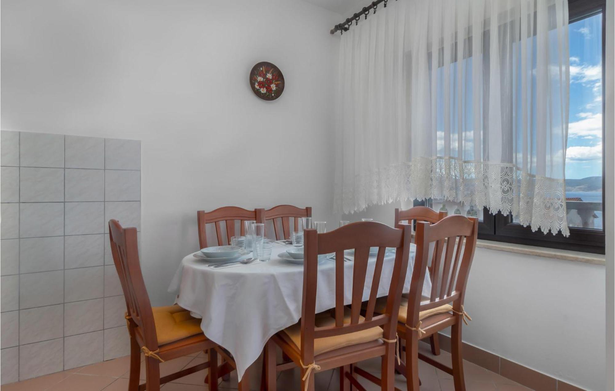 3 Bedroom Awesome Apartment In Novi Vinodolski Esterno foto