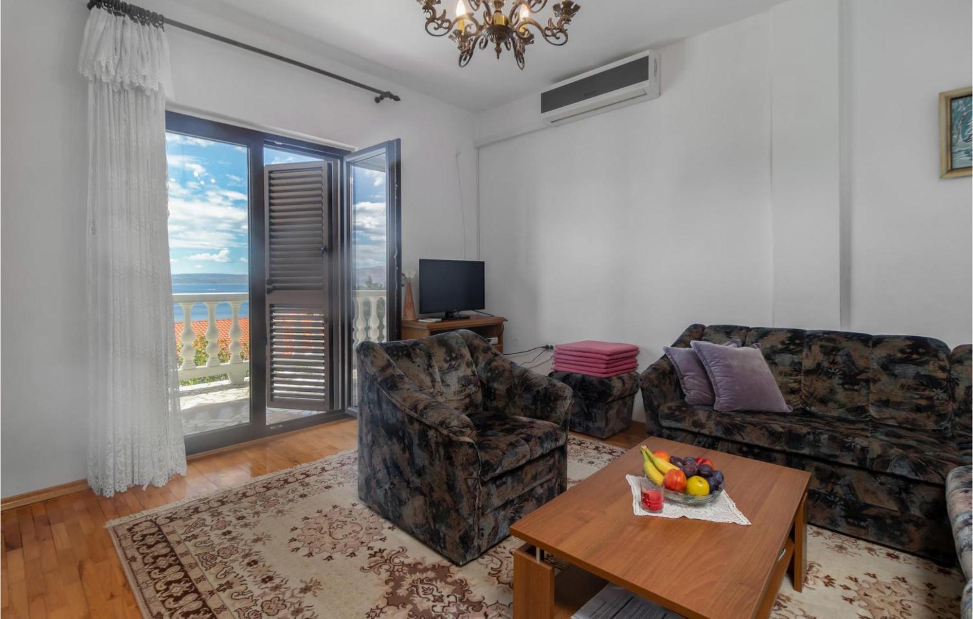 3 Bedroom Awesome Apartment In Novi Vinodolski Esterno foto