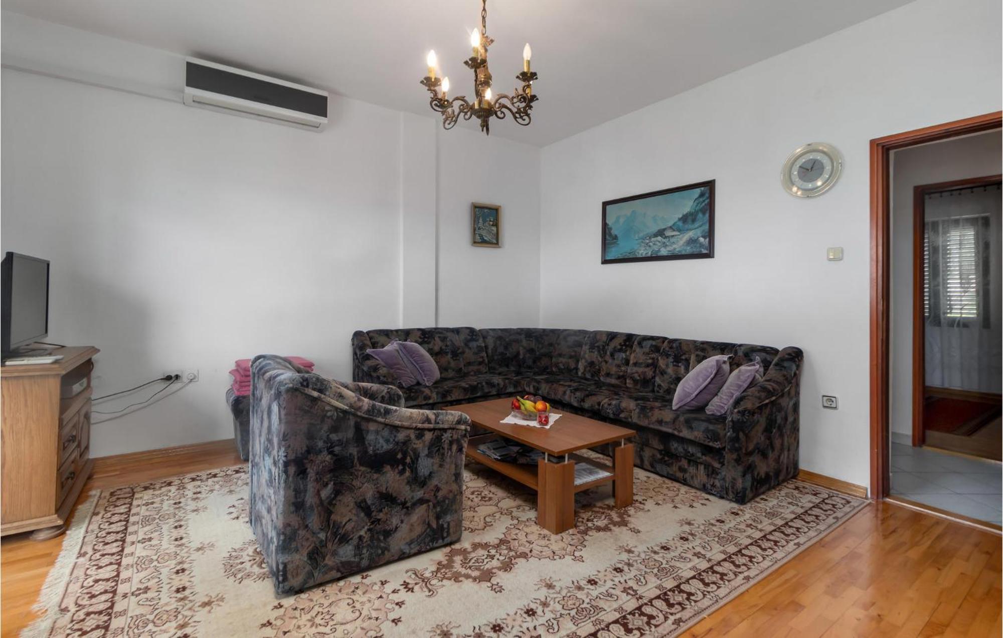 3 Bedroom Awesome Apartment In Novi Vinodolski Esterno foto